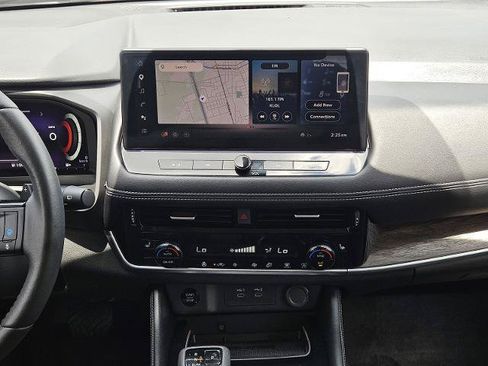 Certified 2024 Nissan Rogue Platinum FWD image 22