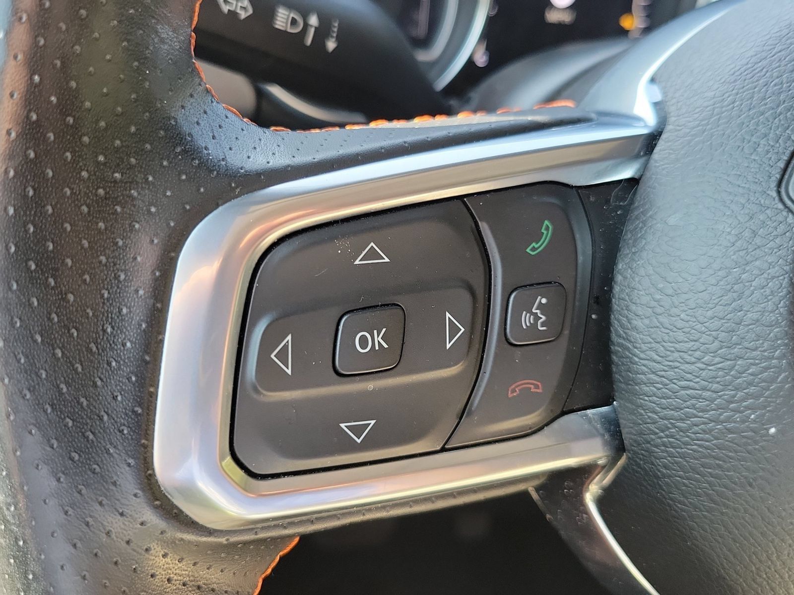 Used 2023 Jeep Gladiator Mojave w/ Cold Weather Group AWD/4WD image 14