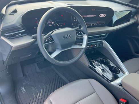 Certified 2025 Audi Q5 Premium w/ Convenience Package image 4
