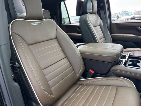 New 2026 GMC Yukon Denali Ultimate AWD/4WD image 39