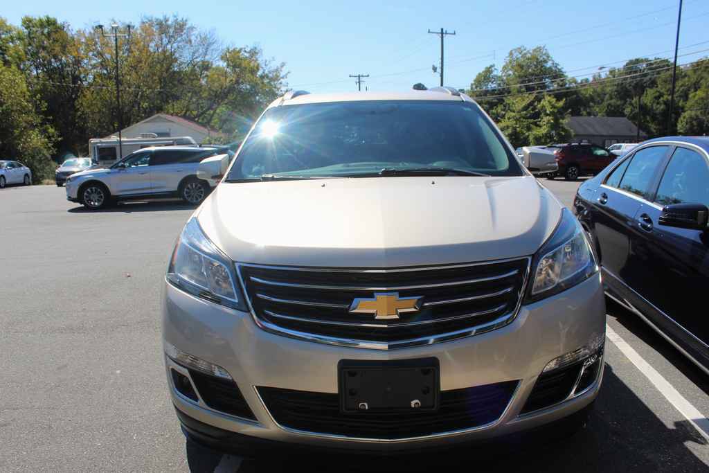 Used 2016 Chevrolet Traverse LT w/ Traveler's Package AWD/4WD image 2