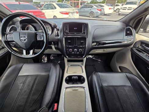 Used 2019 Dodge Grand Caravan SXT FWD image 21