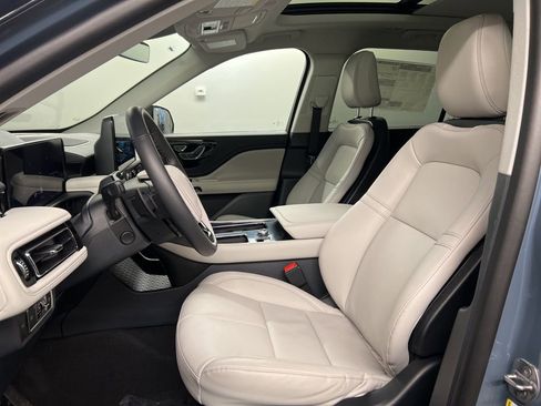 New 2026 Lincoln Aviator AWD image 26