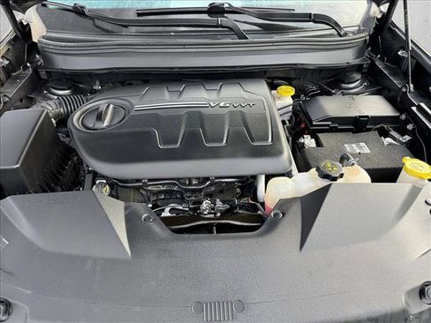 Used 2019 Jeep Cherokee Trailhawk w/ Cold Weather Group image 21