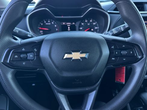 Used 2021 Chevrolet TrailBlazer LS image 22