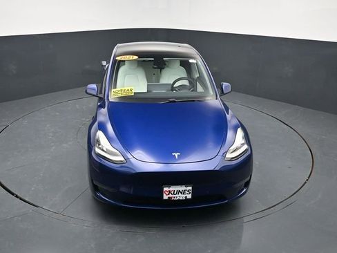 Used 2021 Tesla Model Y Long Range AWD/4WD image 28