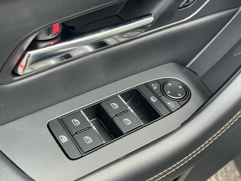 Certified 2025 MAZDA CX-70 Plug-In Hybrid w/ Premium Pkg AWD/4WD image 11