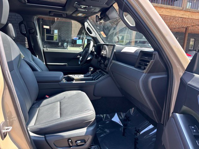 Used 2024 Lexus GX 550 AWD/4WD image 16
