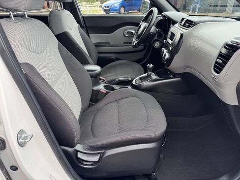 Used 2015 Kia Soul FWD image 20