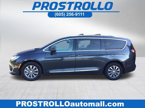 Used 2020 Chrysler Pacifica Touring-L Plus FWD image 1