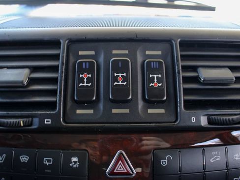 Used 2012 Mercedes-Benz G 550 image 34