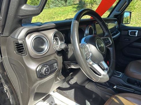 Used 2023 Jeep Gladiator Rubicon w/ Cold Weather Group image 13