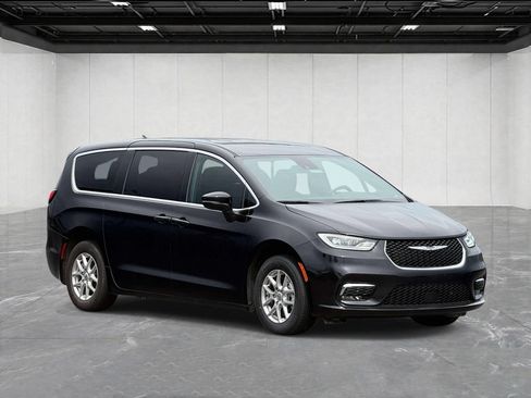 Used 2025 Chrysler Pacifica Select FWD image 3