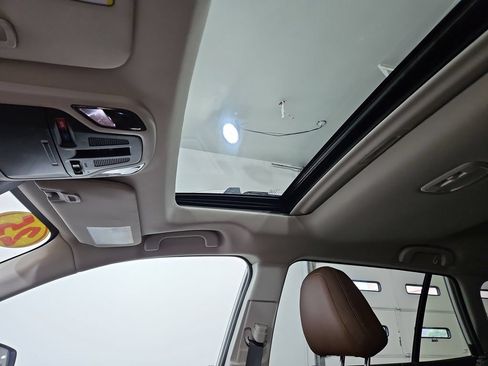 Certified 2025 Subaru Outback Touring AWD/4WD image 21