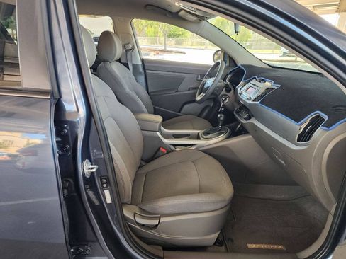 Used 2011 Kia Sportage LX AWD/4WD image 11