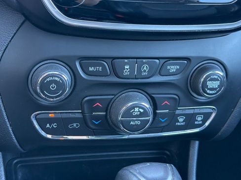Used 2020 Jeep Cherokee Limited AWD/4WD image 21