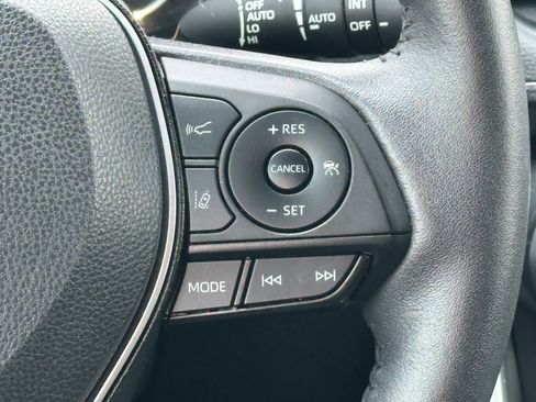 Used 2022 Toyota RAV4 XLE w/ XLE Grade Weather Package AWD/4WD image 21