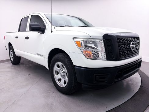 Used 2018 Nissan Titan S RWD image 8