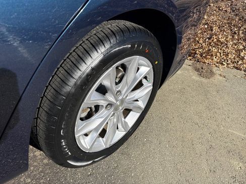 Used 2019 Chevrolet Malibu LT w/ Driver Confidence Package image 12