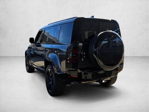 Used 2024 Land Rover Defender 110 X-Dynamic SE image 7