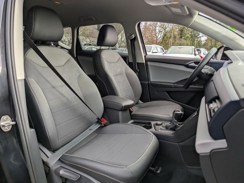 Used 2022 Volkswagen Taos SE image 34