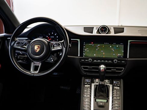 Certified 2021 Porsche Macan GTS image 6