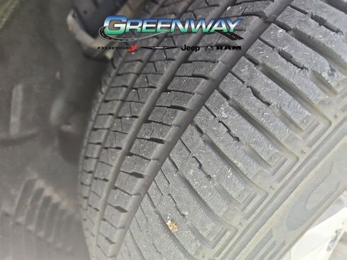 Used 2021 Jeep Grand Cherokee L Limited AWD/4WD image 9