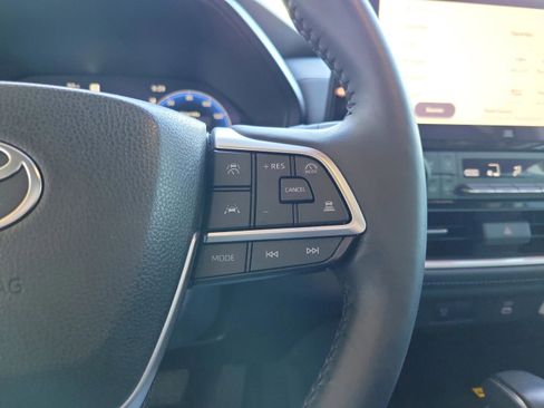 Certified 2025 Toyota Grand Highlander Limited image 15