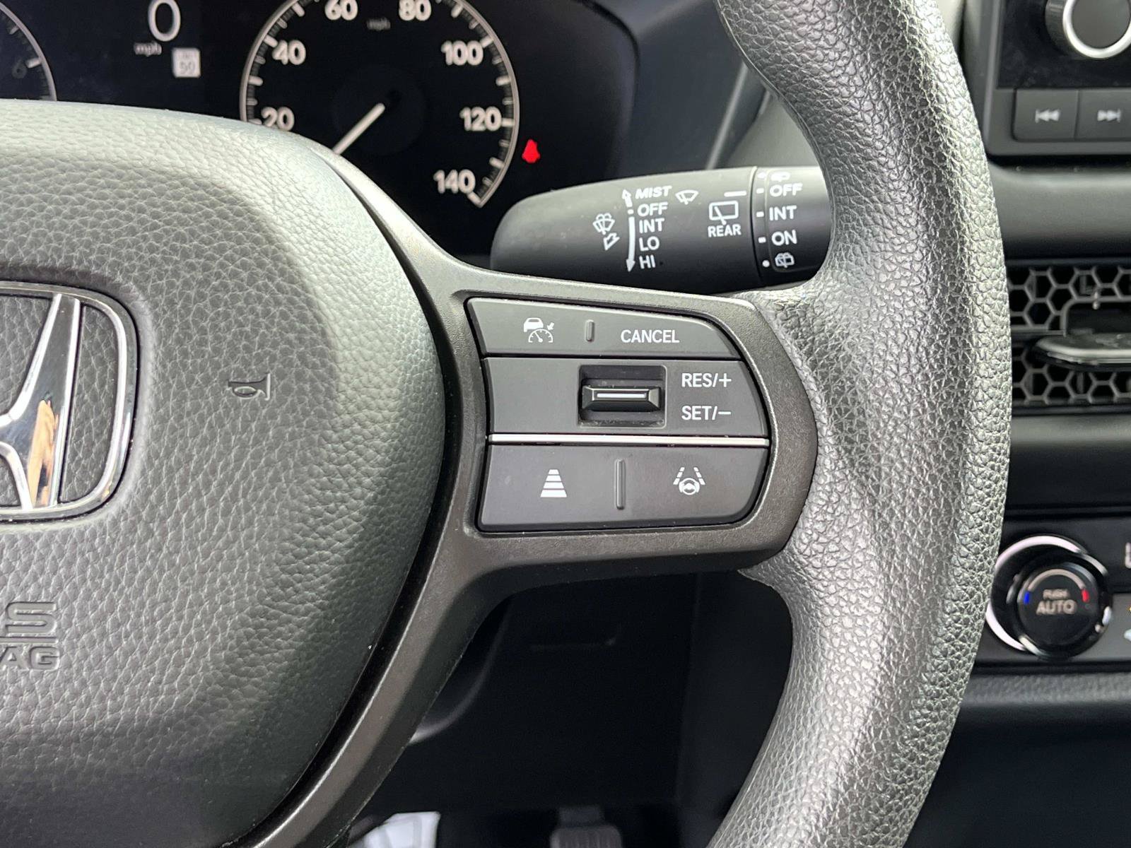 Used 2025 Honda HR-V LX image 28