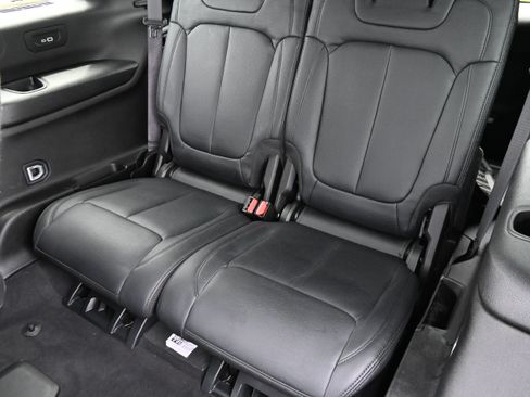 Used 2024 Jeep Grand Cherokee L Laredo w/ Luxury Tech Group I AWD/4WD image 14