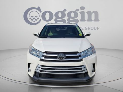 Used 2018 Toyota Highlander XLE FWD image 5