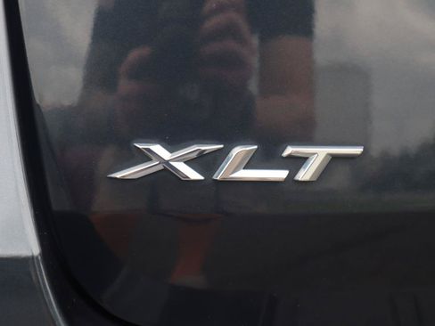 Used 2022 Ford Explorer XLT w/ Equipment Group 202A AWD/4WD image 27