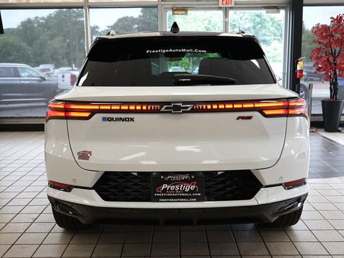 Used 2024 Chevrolet Equinox EV RS FWD image 16