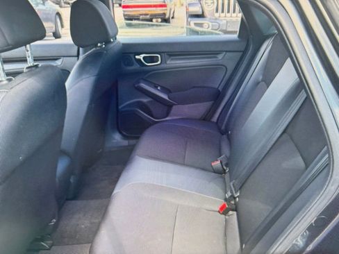 Used 2023 Honda Civic Sport image 4