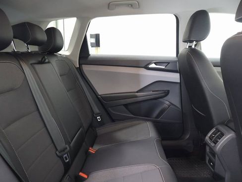 Used 2022 Volkswagen Taos SE image 24