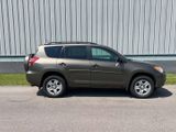 Used 2011 Toyota RAV4 4WD image 4