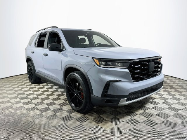 Used 2025 Honda Pilot TrailSport image 1