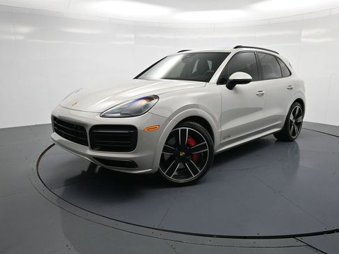 Used 2021 Porsche Cayenne GTS image 28