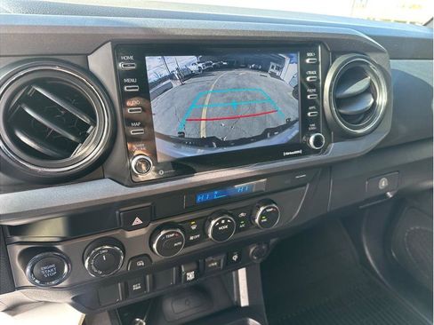 Used 2021 Toyota Tacoma TRD Off-Road image 23