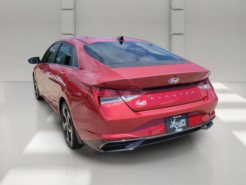 Used 2022 Hyundai Elantra SEL w/ Convenience + Premium Package FWD image 6