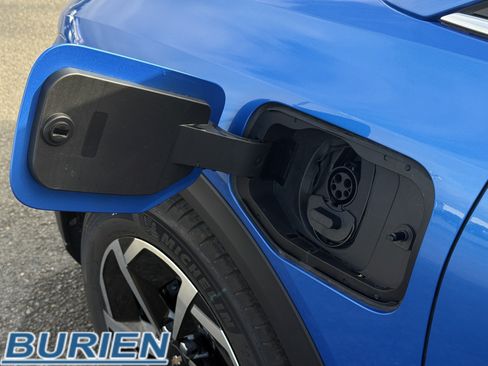 New 2026 Chevrolet Equinox EV LT image 35