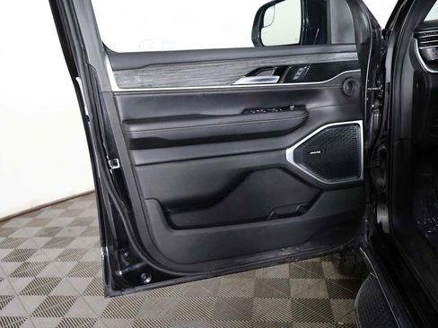 Used 2022 Jeep Wagoneer Series III w/ Flexible Seating Group AWD/4WD image 26