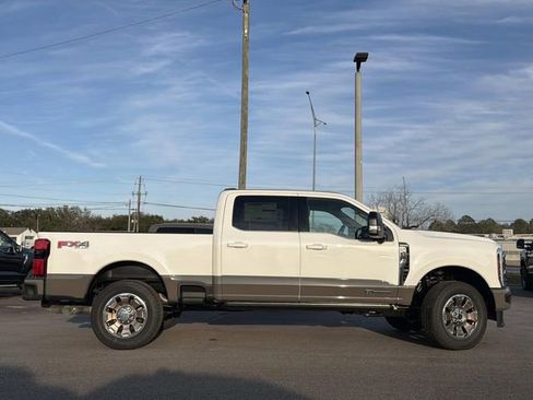 New 2026 Ford F250 King Ranch w/ FX4 Off-Road Package image 9