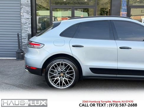 Used 2020 Porsche Macan AWD/4WD image 16