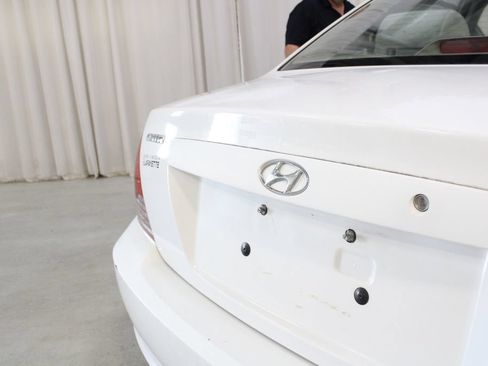 Used 2004 Hyundai Elantra GLS FWD image 27