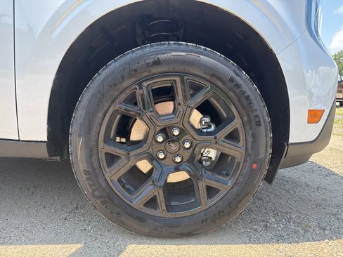 New 2025 Ford Maverick Lariat w/ Black Appearance Package image 10