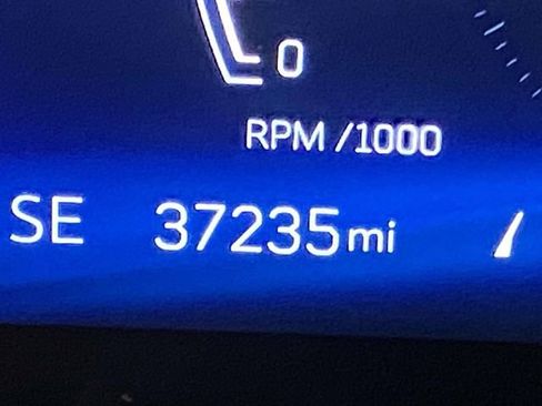 Used 2024 Cadillac XT4 Premium Luxury image 23