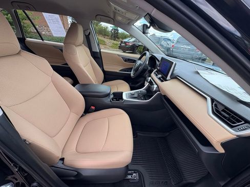 Used 2025 Toyota RAV4 LE image 36