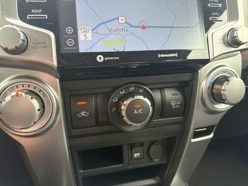 Used 2022 Toyota 4Runner SR5 AWD/4WD image 22