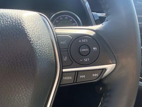 Used 2021 Toyota Camry XLE image 26